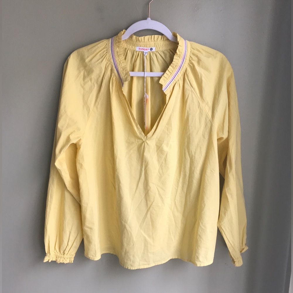 NWT! Sundry Womens Bracelet Sleeve Ruffle Neck Blouse Size: 1